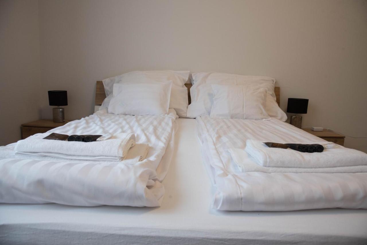 Molnar Apartment Cozy City Center Retreat For 2 Ac & Perfect Location! بودابست المظهر الخارجي الصورة