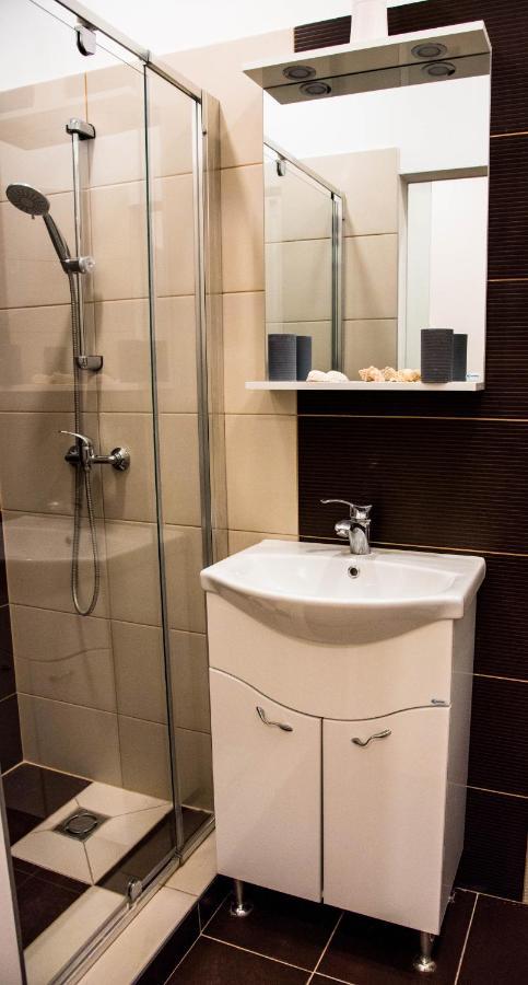 Molnar Apartment Cozy City Center Retreat For 2 Ac & Perfect Location! بودابست المظهر الخارجي الصورة