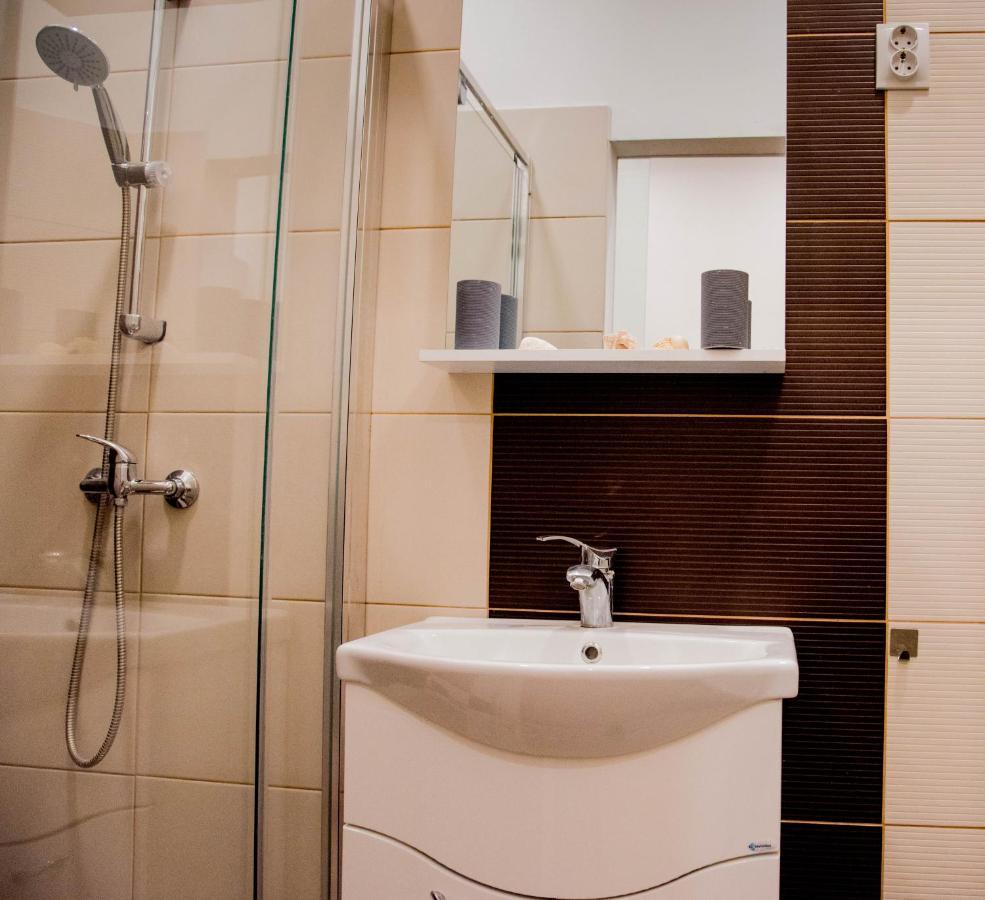 Molnar Apartment Cozy City Center Retreat For 2 Ac & Perfect Location! بودابست المظهر الخارجي الصورة