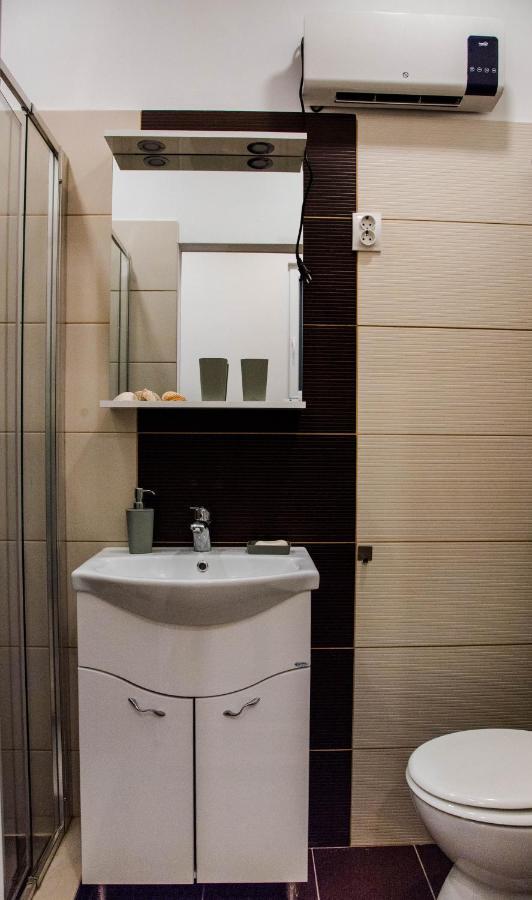 Molnar Apartment Cozy City Center Retreat For 2 Ac & Perfect Location! بودابست المظهر الخارجي الصورة